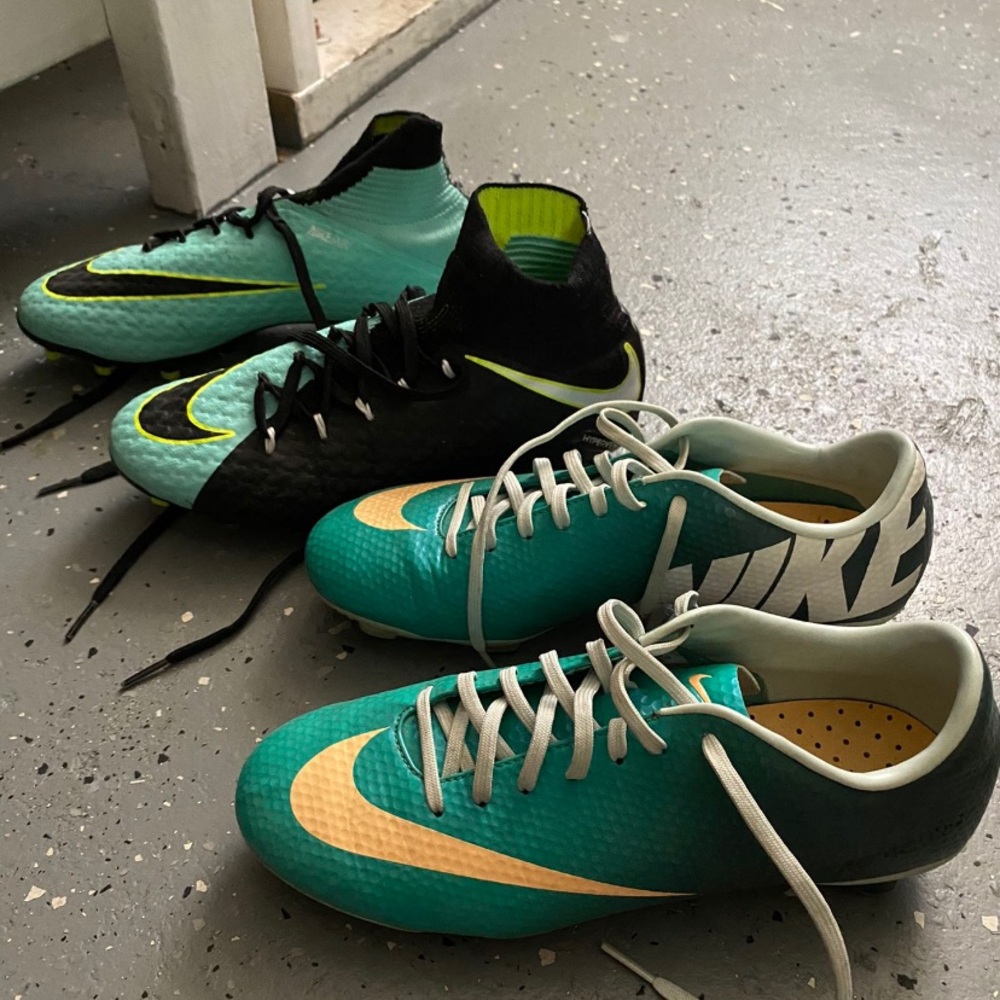 Soccer cleats